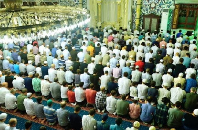 Perbedaan Salat Tahajud Dan Tarawih Di Bulan Ramadan Telisik Id