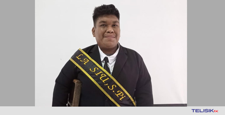 Sandang Disabilitas, Pemuda Ini Raih Gelar Sarjana di UHO