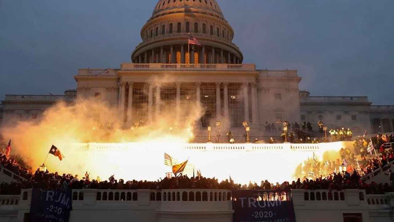 Pendukung Trump Tewas saat Menyerbu Capitol Hill, Suasana Makin Mencekam