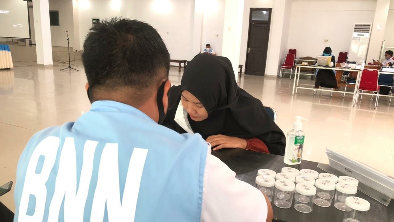 BNNP Sultra Tes Urine Calon Wisudawan Fakultas Tarbiyah IAIN Kendari