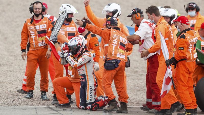 Marquez Sujud Saat Juarai MotoGp Jerman, Rossi Masih Memble