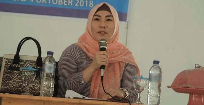 Pelantikan Sarlinda Mokke Sebagai PAW Muhammad Endang Mengendap di DPRD