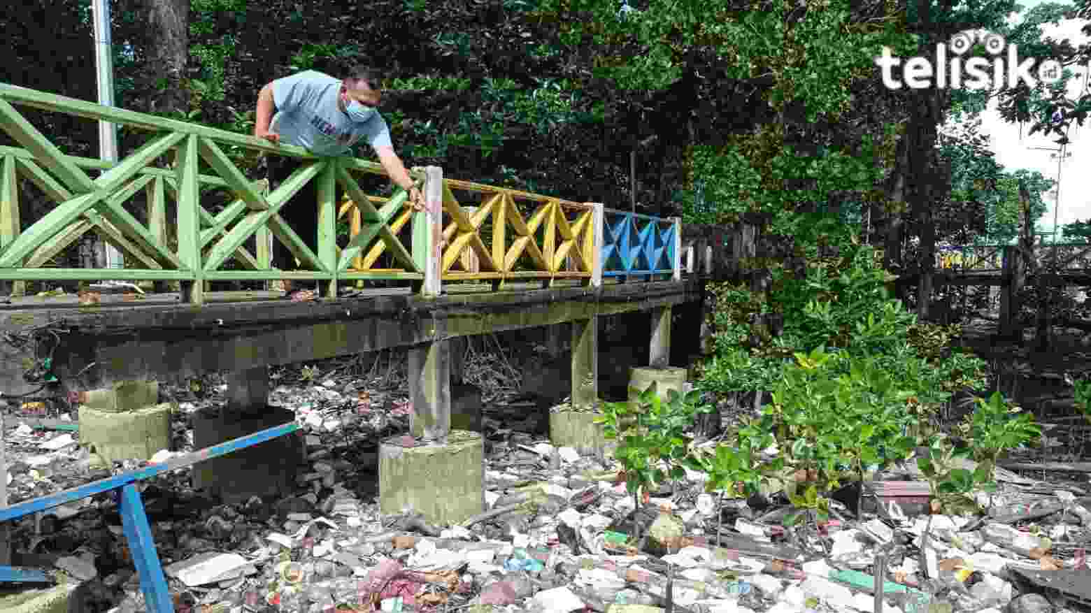 Sampah Plastik Kotori Teluk, Tempat Wisata Kendari Water Sport jadi Jelek
