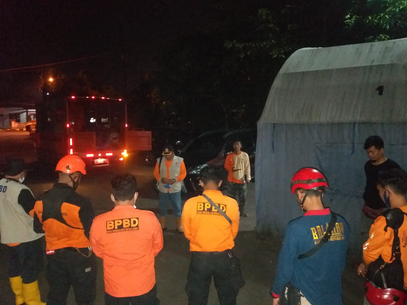 BPBD Semarang Bangun Tenda Darurat untuk Pasien RSUD Ambawara Pascagempa