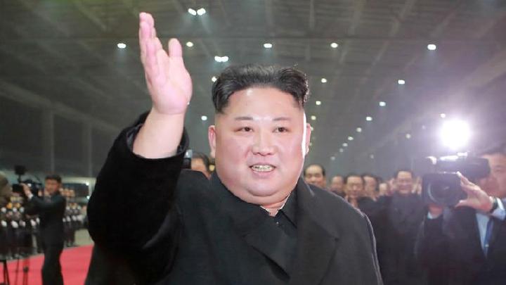 Hilang Sebulan, Kim Jong Un Tiba-Tiba Muncul dalam Kondisi Begini
