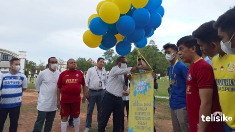 Kejuaraan Sepak Bola Piala UHO Cup I Dibuka, Rektor Tekankan Sportivitas