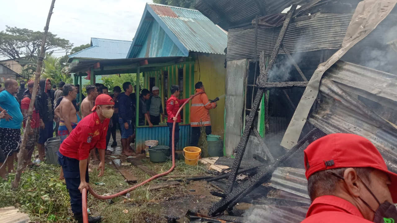 Dua Unit Rumah di Kota Kendari Terbakar, Kerugian Capai Rp 120 Juta