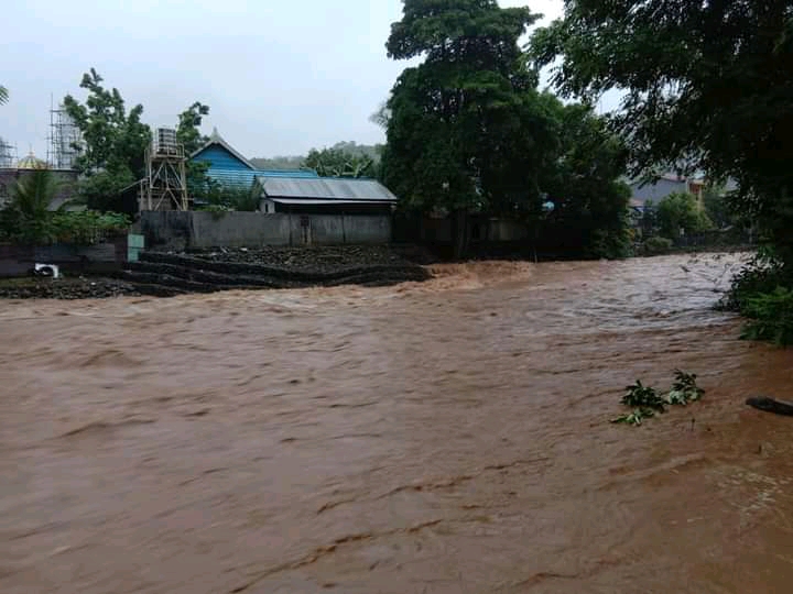Pasca Banjir, Air Bersih 49 Rumah Warga di Bombana Terputus