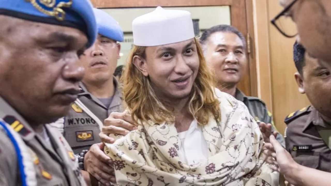 Sebut Jokowi dan Megawati Bangsat, Bahar Smith Dicari Anggota TNI