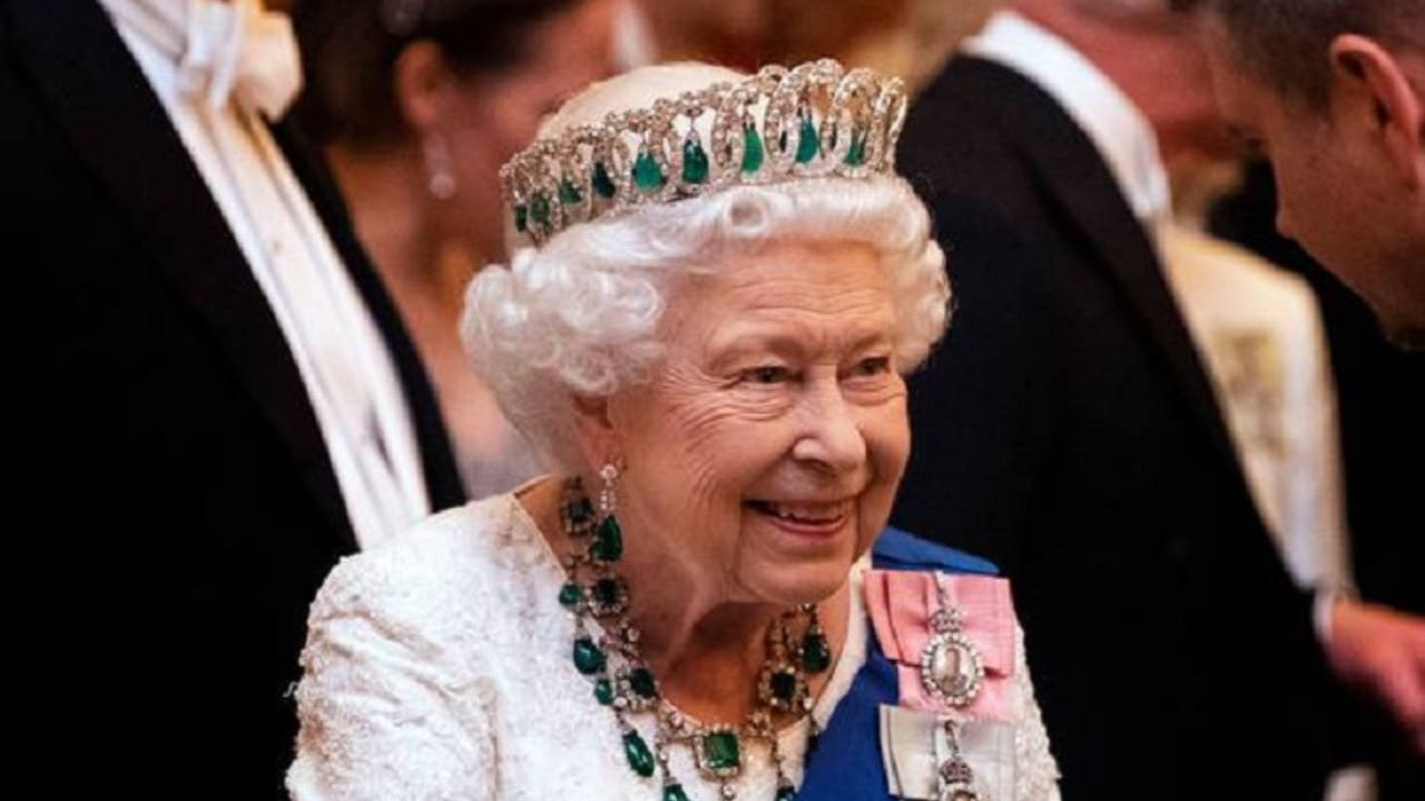 Ratu Elizabeth II Belum Turun Tahta Padahal Sudah Tua Renta, Ternyata Ini Alasannya