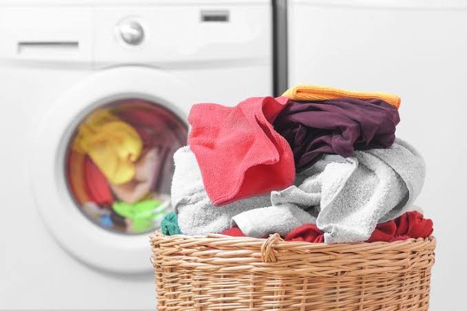 Pakaian Apa Saja yang Tidak Boleh Masuk Mesin Cuci? Ini Jenisnya