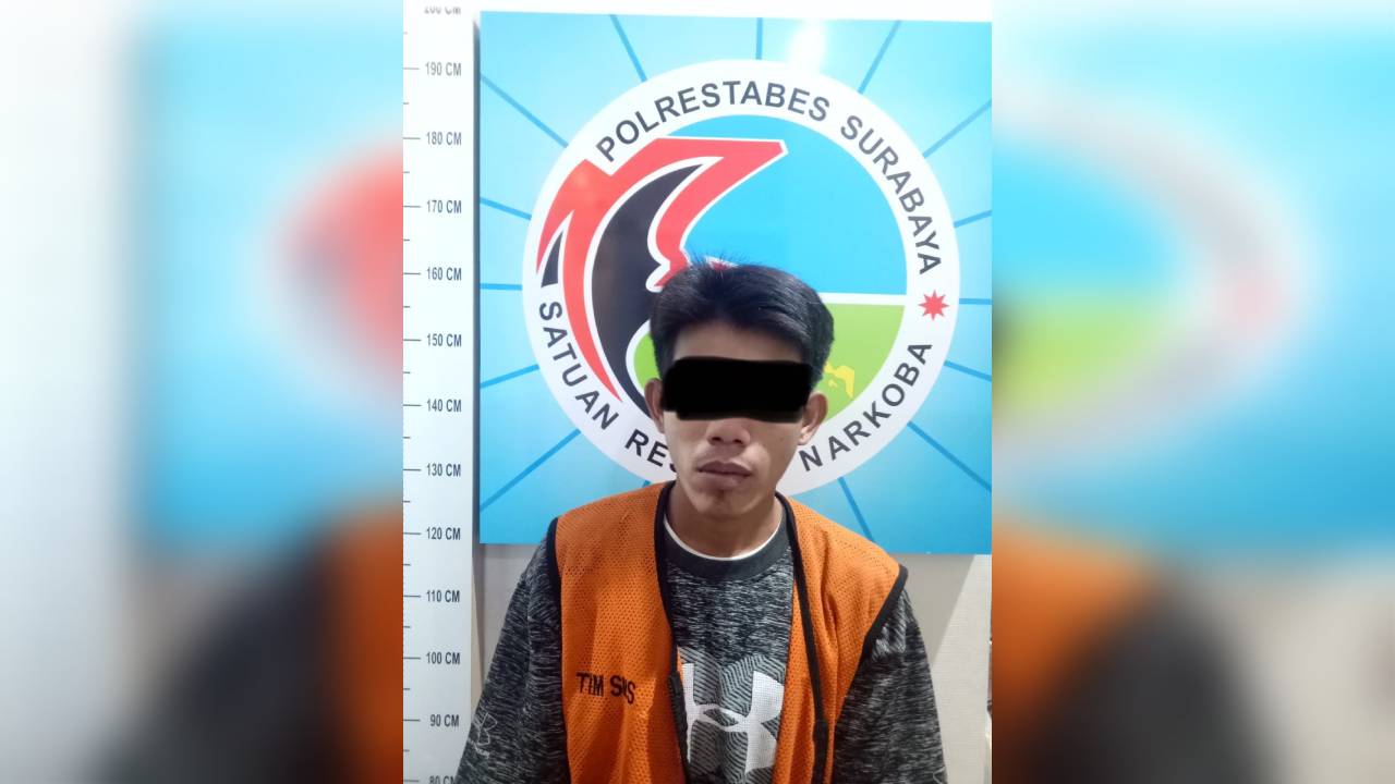 Simpan Sabu di Lemari Pakaian, Pengedar di Surabaya Diciduk Polisi