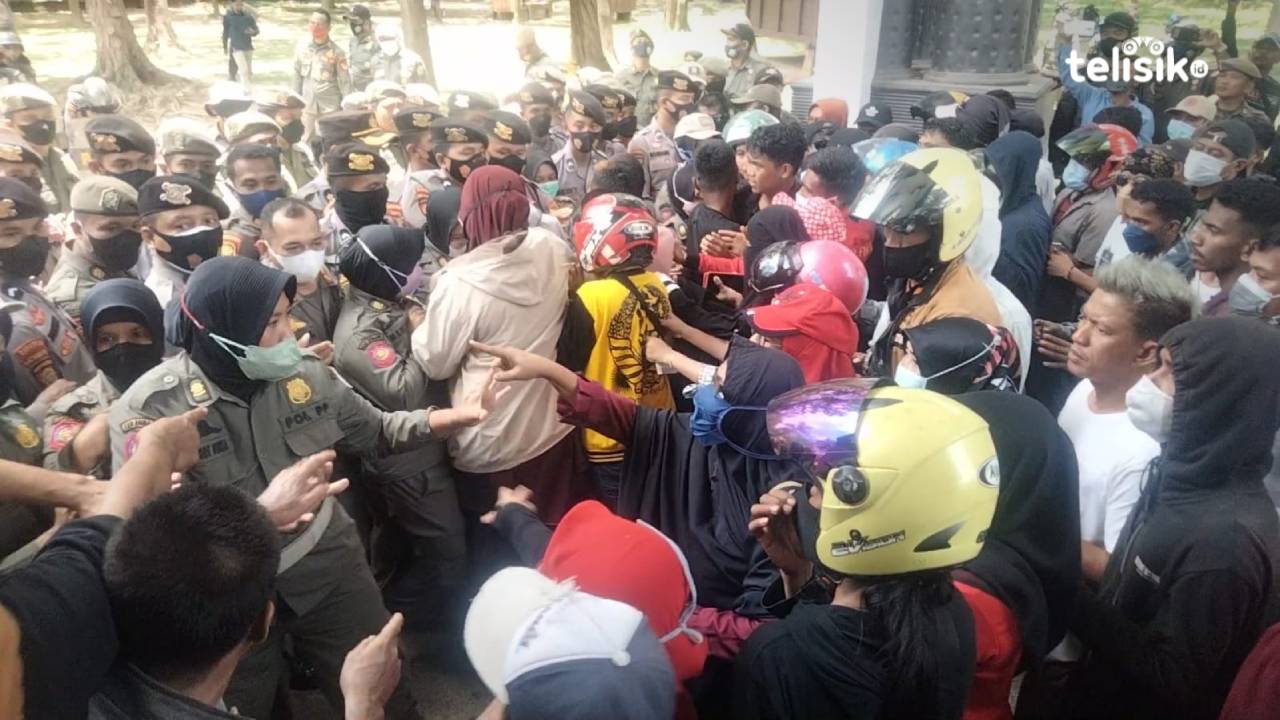 Aksi Demonstrasi Buruh di Kantor Gubernur Sultra Ricuh,1 Orang Luka Kena Hantam