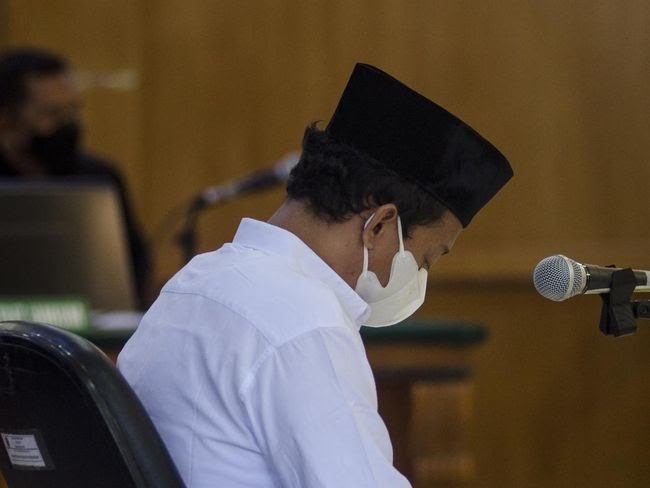 Herry Wirawan Divonis Hukuman Mati, Begini Perjalanan Kasusnya Perkosa Puluhan Santri