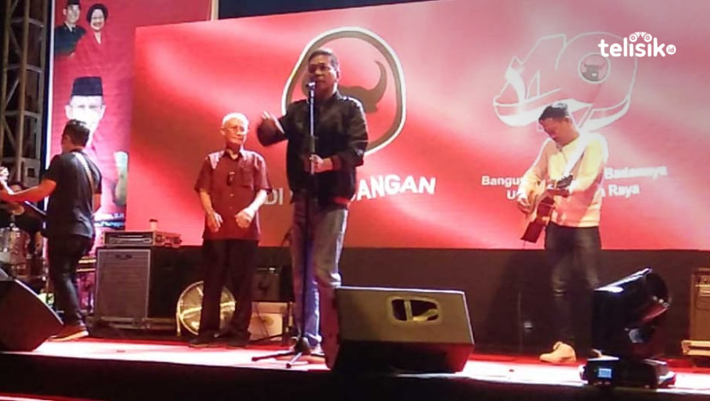 Dapat Panggung, Abdurrahman Shaleh Kampanye dalam Lagu Bento di Acara PDIP