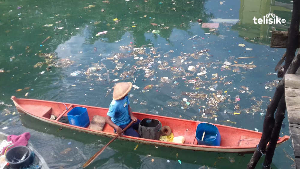 Sampah Berserakan di Pesisir Kotamara Baubau, Ancam Ekosistem Laut