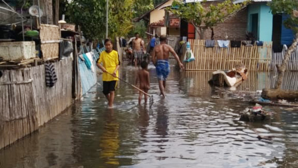 266 Orang Mengungsi Akibat Abrasi Pantai di Minahasa Selatan