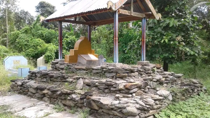 Makam Kuno Sangia Dowo, Saksi Sejarah Perjuangan Melawan Belanda di Moronene