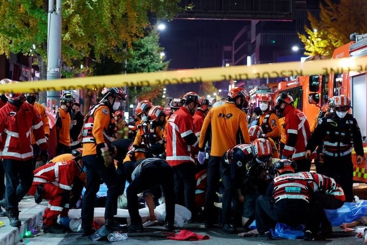 3 Kesaksian Mengerikan Halloween di Itaewon, Orang Jatuh Seperti Kartu Domino
