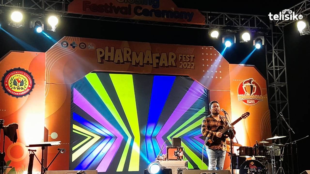Tampil di Acara Pharmafar Fest, Pusakata Bikin Penonton Terbawa Perasaan