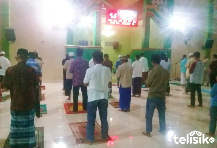 Social Distancing Berlaku di Masjid di Buton Tengah