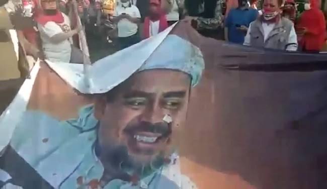 Aksi Pembakaran Poster HRS, Komisi III Minta Polisi Tidak ...