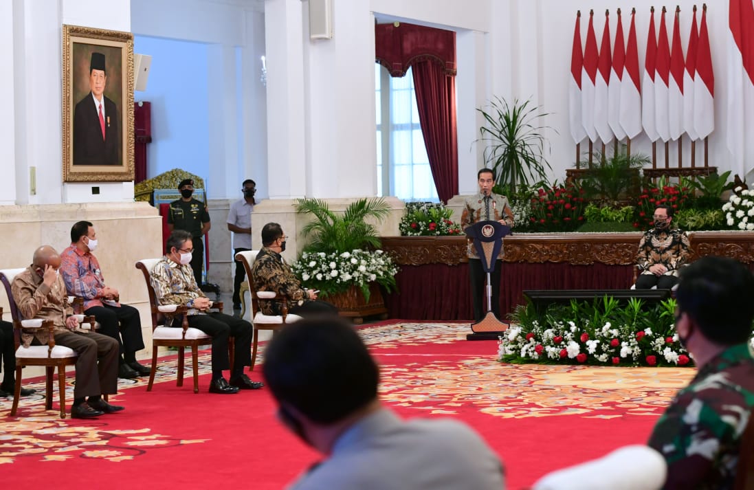 OJK Selamat, Ini 18 Lembaga Negara yang Dibubarkan Jokowi