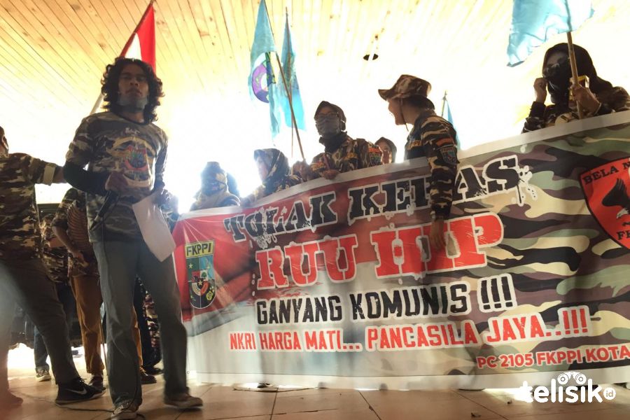 Tolak RUU HIP, FKKPI Sultra Demo di Gedung DPRD Sultra
