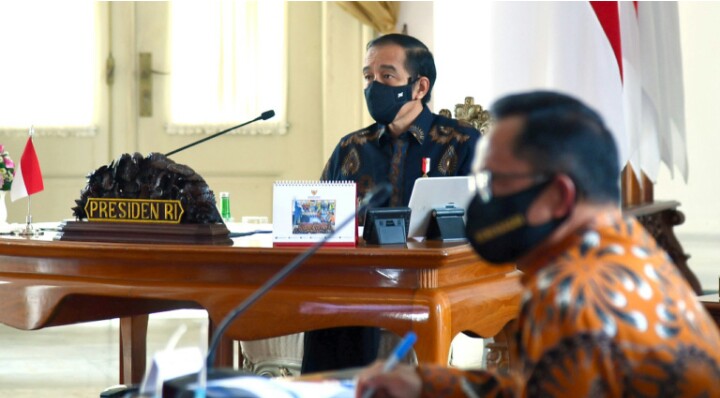 Jokowi Instruksikan Gubernur Waspadai Tren Penyebaran COVID-19 di Tingkat Global