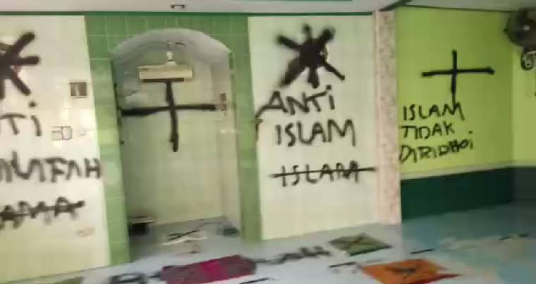 Polisi Tangkap Pelaku Vandalisme Musala, Dinding Dicoret dan Al Quran Disobek