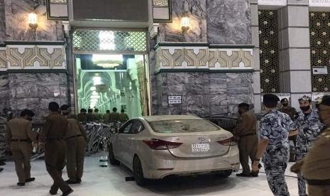 Seorang Pria Ditangkap Setelah Tabrak Masjidil Haram