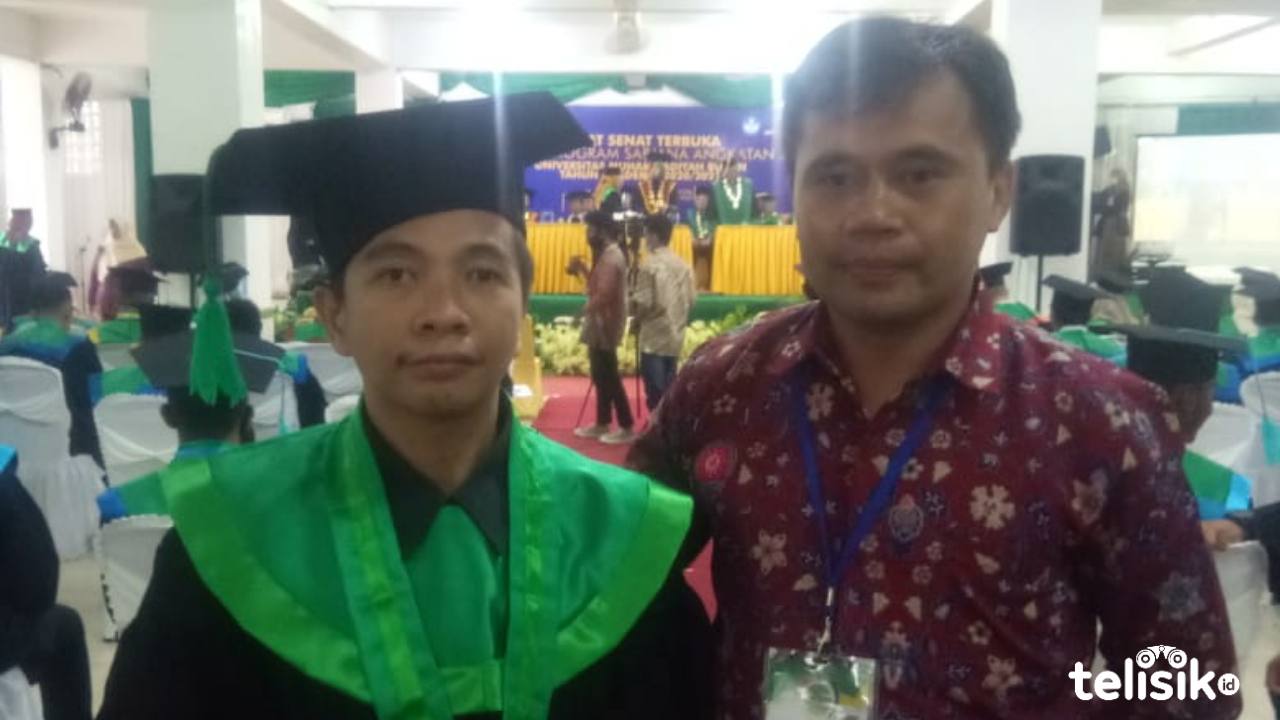 Harjuna, Wisudawan Tunanetra Kuliah dengan Biaya Sendiri
