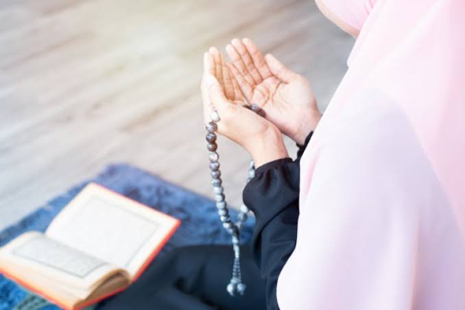 Kumpulan Doa untuk Orang Tua Lengkap, Saat Masih Hidup dan Sudah Meninggal