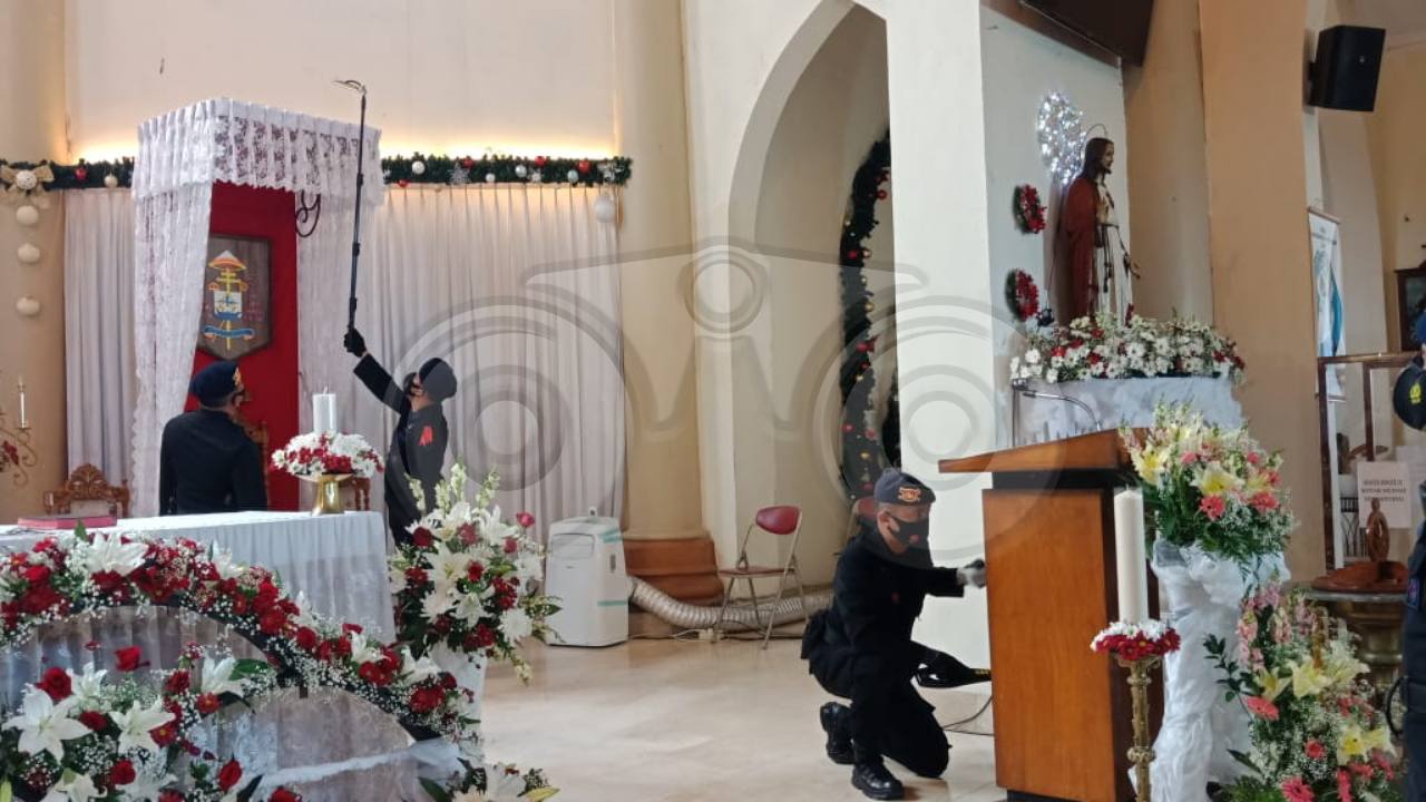 Jelang Misa Natal, Gereja di Makassar Disterilkan dengan Penjinak Bom