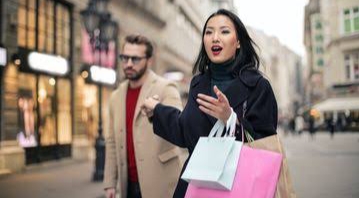 Wanita Wajib Ketahui 4 Tips Minta Uang Belanja Tambahan pada Suami