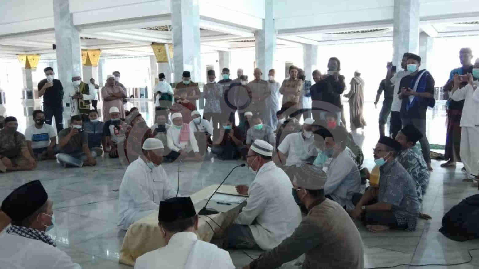 Anggota TNI-AD Masuk Islam di Masjid Al Alam Kendari