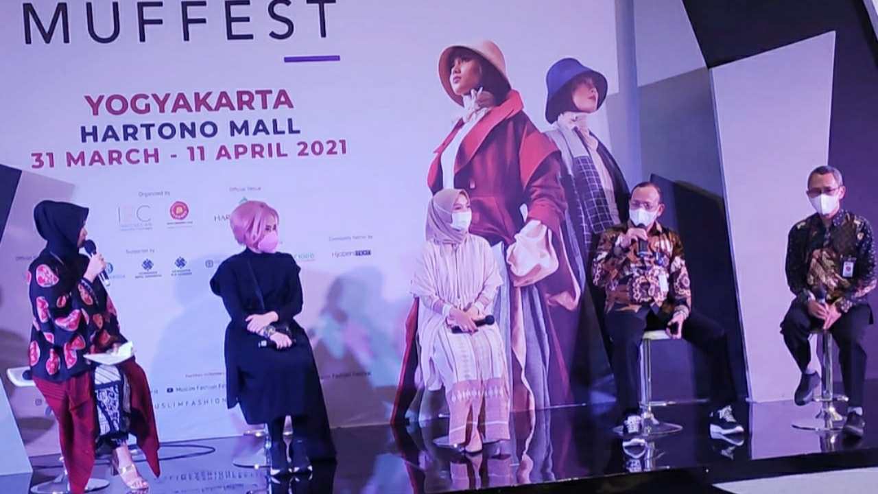 BLK Kendari Tampilkan Busana Tenun Khas Sultra di MUFFEST 2021 Yogyakarta
