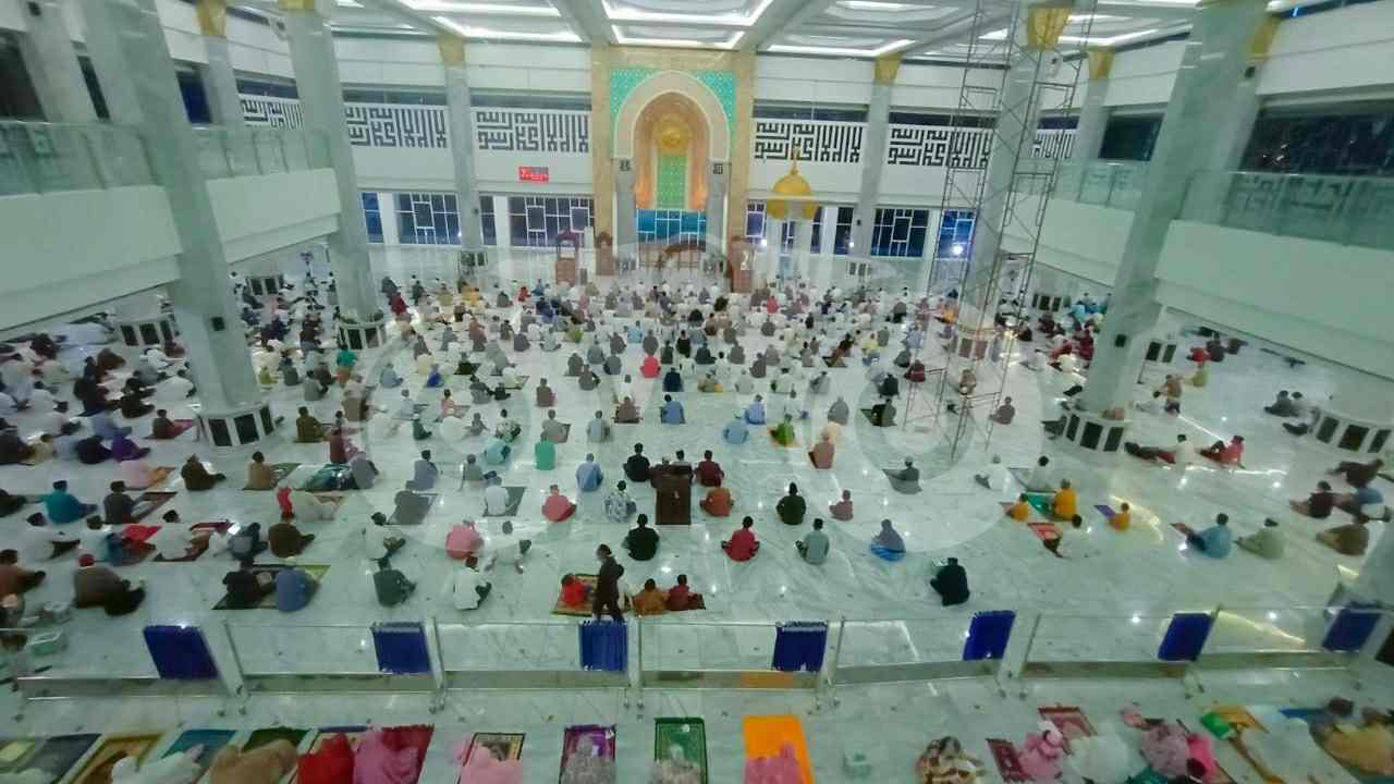 Masjid Al Alam Jadi Tempat Favorit Warga Kendari Tunaikan Salat Tarawih