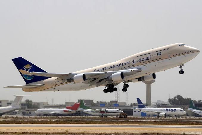Saudi Arabia Kembali Buka Penerbangan, Indonesia Masih Dikecualikan