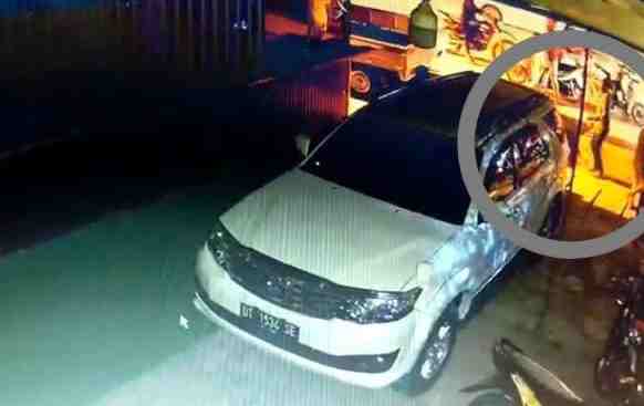 Mobil Putra Gubernur Sultra Dirusak saat Parkir di Depan Ruko