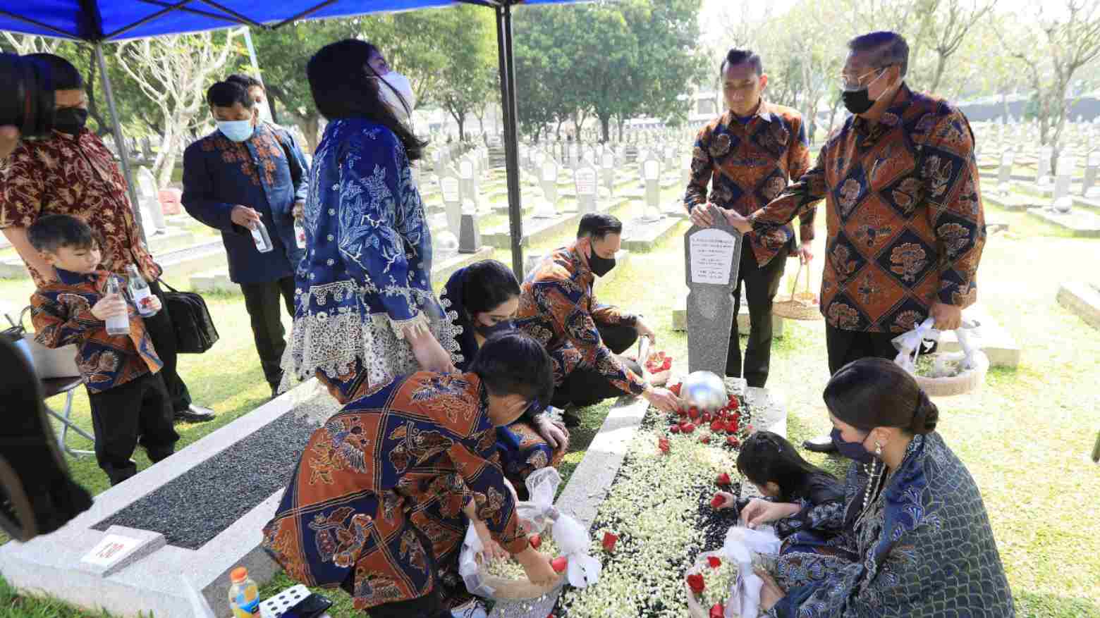 Tahun Ketiga Tanpa Istri, SBY Rayakan Idul Fitri 1442 H Bersama Keluarga