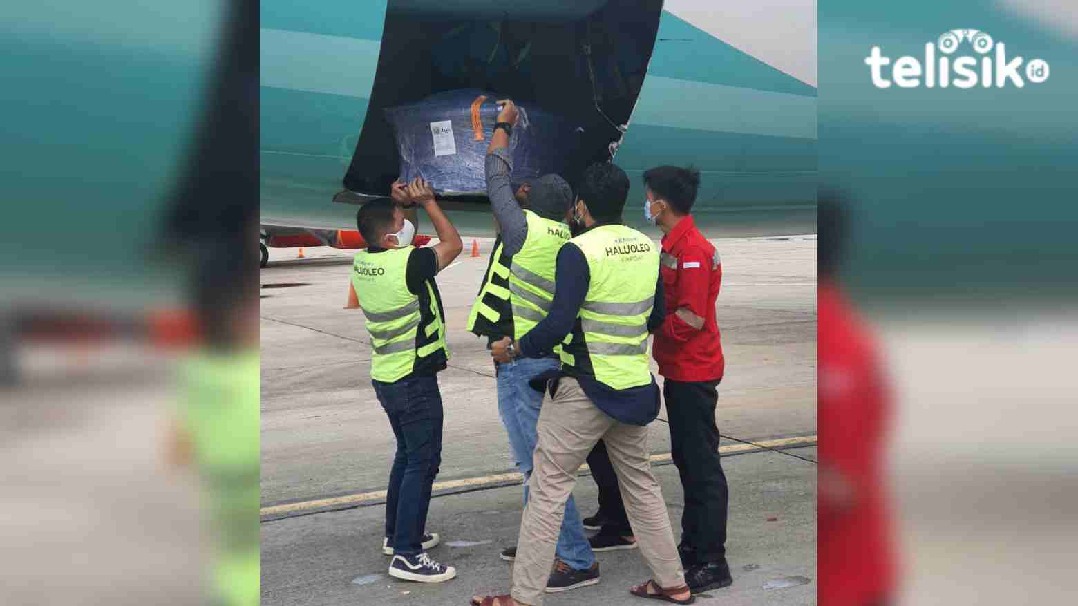 Tiba di Bandara Haluoleo, Jenazah dr Baharuddin Diantar ke Kabupaten Muna