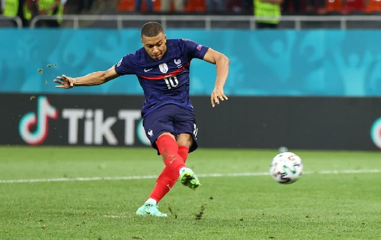 Hasil Euro 2020: Prancis Dipaksa Pulang, Mbappe Gagal Penalti