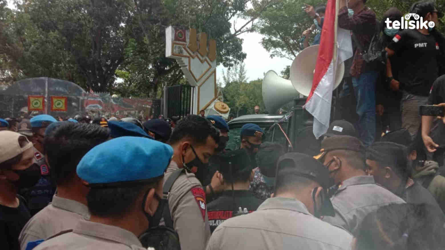 Demo di Kantor Bupati Konawe, Massa Tuntut Perekrutan TKL Dikembalikan ke Perusahaan