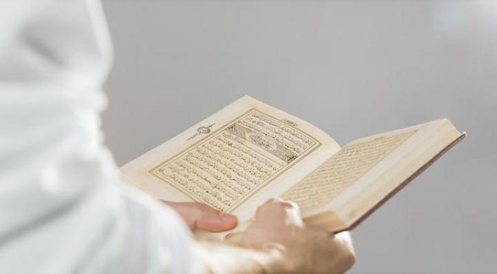 Dahsyatnya Manfaat Membaca Al-Qur'an Setelah Subuh dan Magrib