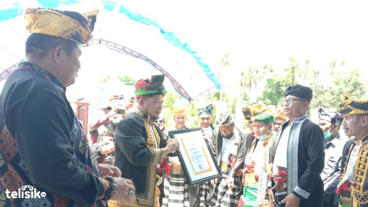 Ketua DPD Diberi Gelar Kehormatan Sangia Ambona Wawoangi