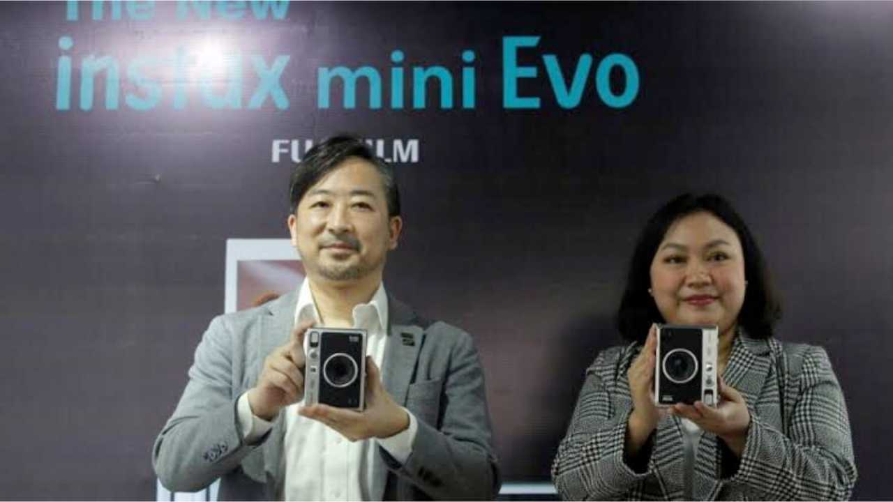 Bisa Langsung Cetak Foto dari Ponsel, Berikut Desain dan Harga Fujifilm Instax Mini Evo