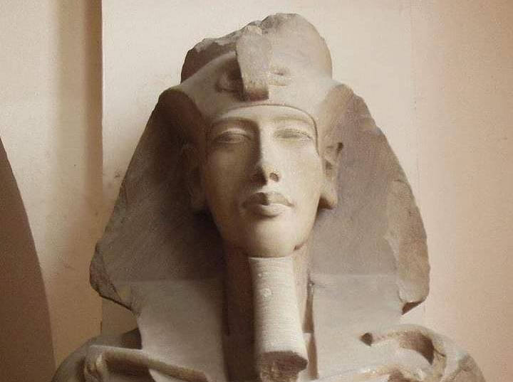 Patung Firaun Akhenaten Viral, Warganet: Mirip Pak Presiden