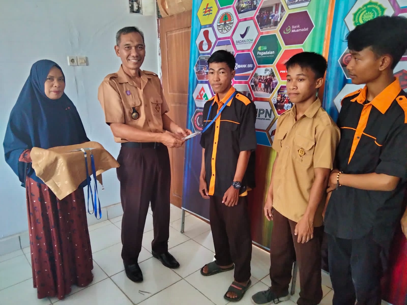 3 Siswa SMKN 6 Kendari Lolos Seleksi Nasional Program Beasiswa PjBL