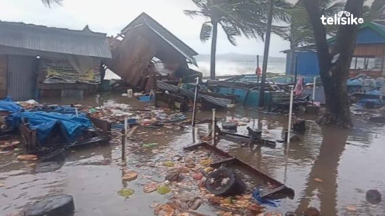 Daerah Pesisir Wameo Baubau Porak-poranda Diterjang Badai